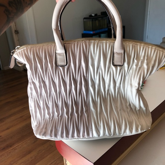 Guess bag - Picture 4 of 4